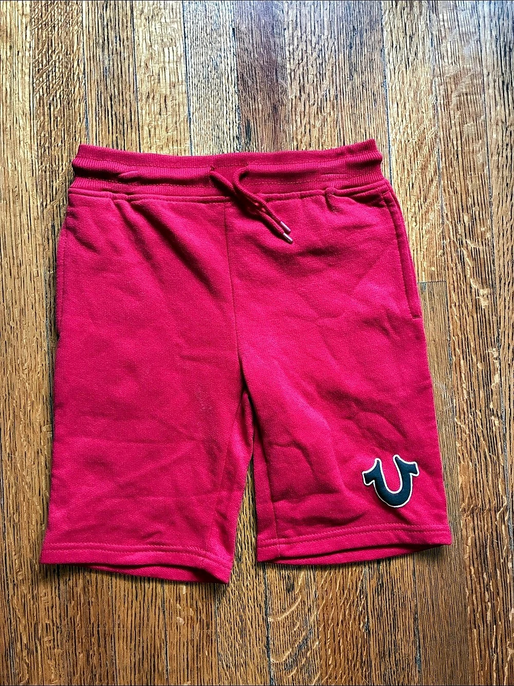 True Religion Boys Logo Patch Sweat Short Red Large (7)